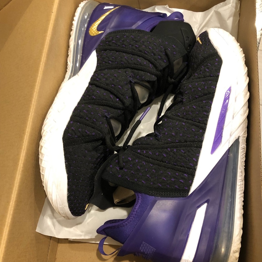 Used LeBron 18. Sz 11.5.